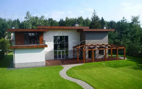 2-этажный коттедж 650 м² без отделки