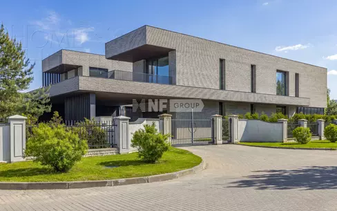 2-этажный коттедж 1 100 м² с отделкой
