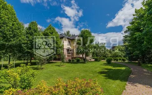 2-этажный коттедж 470 м² с отделкой