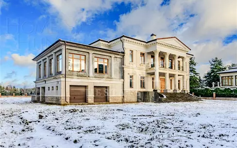2-этажный коттедж 1 320 м² без отделки