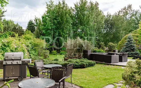 3-этажный коттедж 900 м² с отделкой