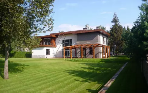 2-этажный коттедж 650 м² без отделки