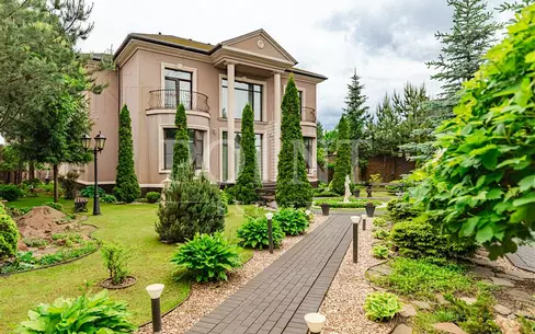 2-этажный коттедж 600 м² с отделкой