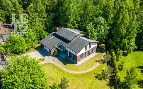 2-этажный коттедж 370 м² с отделкой