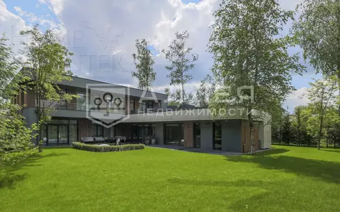 2-этажный коттедж 800 м² с отделкой