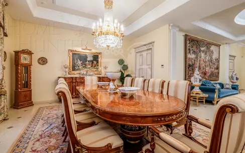 2-этажный коттедж 1 300 м² с отделкой