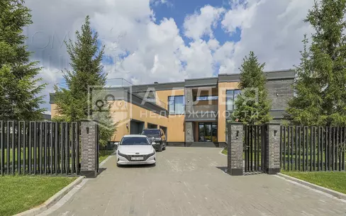 2-этажный коттедж 1 000 м² с отделкой