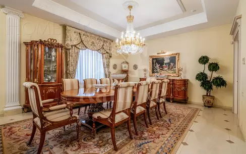 2-этажный коттедж 1 300 м² с отделкой
