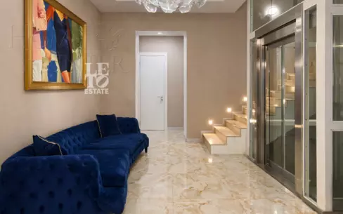 3-этажный коттедж 1 300 м² с отделкой