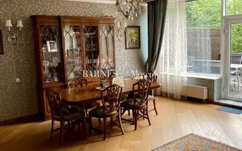 3-этажный таунхаус 500 м² с отделкой