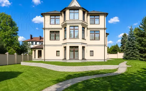 3-этажный коттедж 600 м² с отделкой