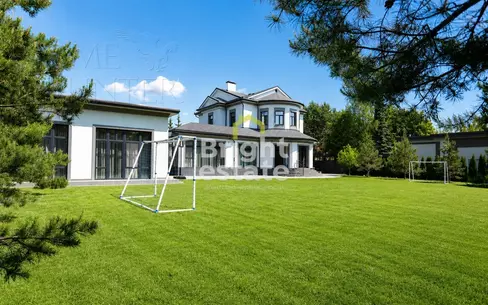 2-этажный коттедж 730 м² с отделкой