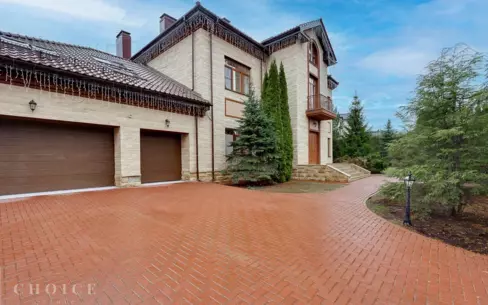 2-этажный коттедж 1 378 м² с отделкой