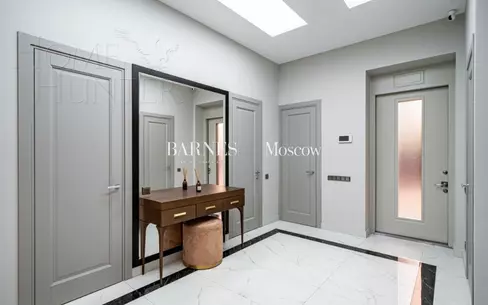 2-этажный коттедж 300 м² с отделкой