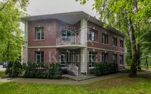 2-этажный таунхаус 927.3 м² с отделкой