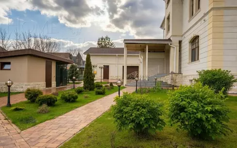 2-этажный коттедж 850 м² с отделкой