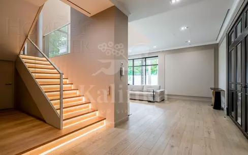 2-этажный коттедж 654.7 м² с отделкой