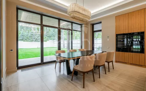 2-этажный коттедж 654.7 м² с отделкой