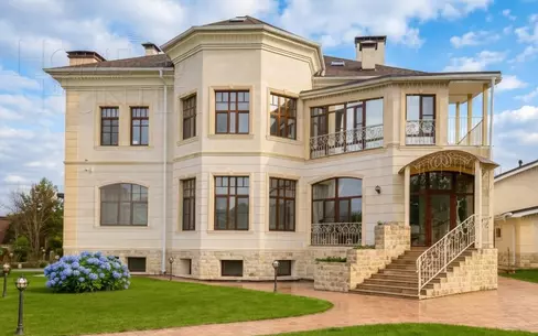 2-этажный коттедж 850 м² с отделкой