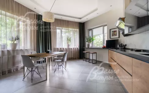 3-этажный коттедж 850 м² с отделкой
