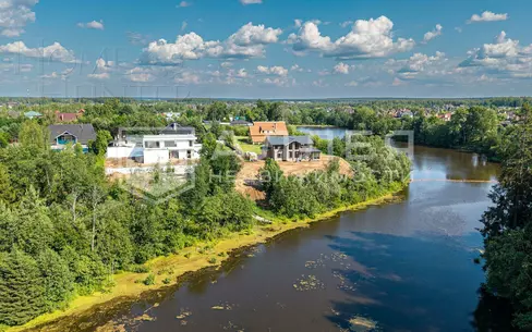 2-этажный коттедж 340 м² с отделкой