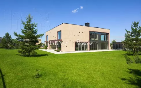 2-этажный коттедж 1 500 м² с отделкой