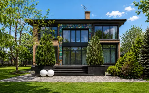 2-этажный коттедж 750 м² с отделкой