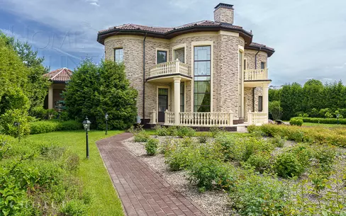 2-этажный коттедж 520 м² с отделкой