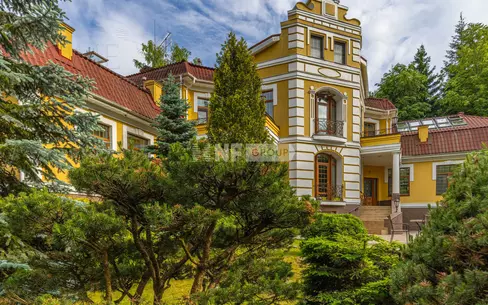 2-этажный коттедж 1 100 м² с отделкой