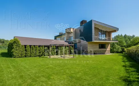 2-этажный коттедж 1 000 м² с отделкой