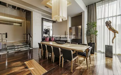 2-этажный коттедж 1 700 м² с отделкой