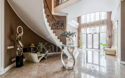 2-этажный коттедж 600 м² с отделкой