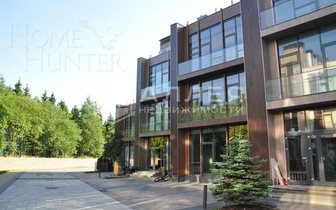 3-этажный таунхаус 240 м² без отделки