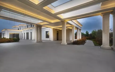 2-этажный коттедж 4 400 м² с отделкой