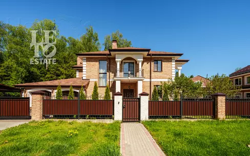 2-этажный коттедж 310.2 м² с отделкой