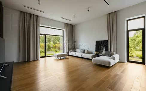 2-этажный коттедж 350 м² с отделкой