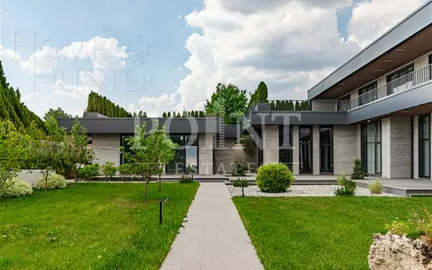 2-этажный коттедж 917.3 м² с отделкой