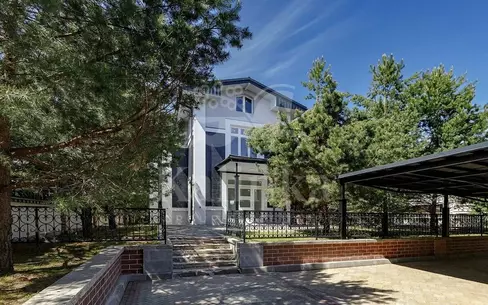 2-этажный коттедж 445.4 м² с отделкой