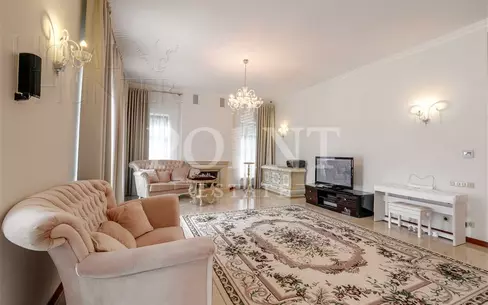 2-этажный коттедж 1 378 м² с отделкой