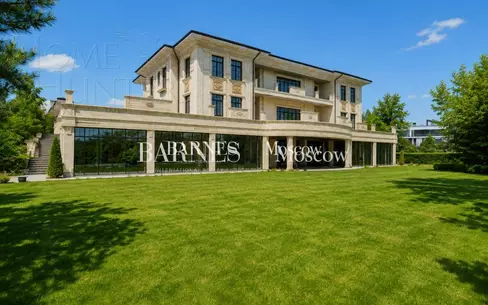2-этажный коттедж 3 600 м² без отделки