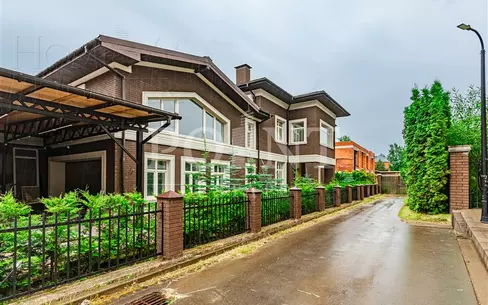 2-этажный коттедж 750 м² без отделки