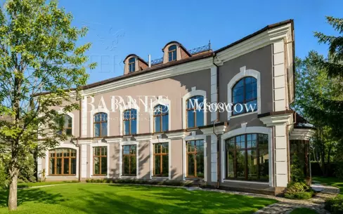 2-этажный коттедж 1 000 м² с отделкой