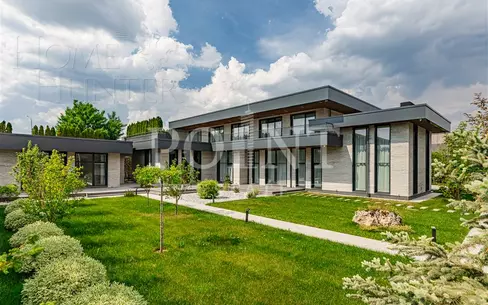2-этажный коттедж 917.3 м² с отделкой
