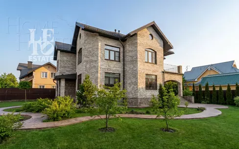 2-этажный коттедж 360 м² с отделкой
