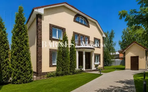 3-этажный коттедж 400 м² с отделкой