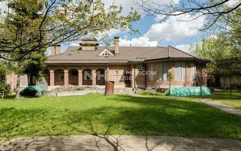 3-этажный коттедж 2 200 м² без отделки