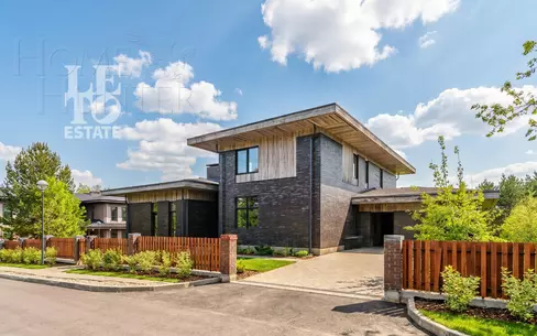 2-этажный коттедж 691.4 м² без отделки