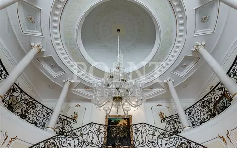 2-этажный коттедж 2 500 м² с отделкой