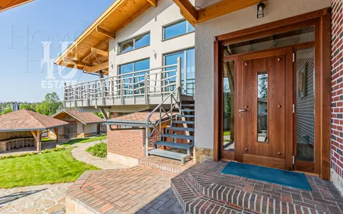 3-этажный коттедж 287.8 м² с отделкой