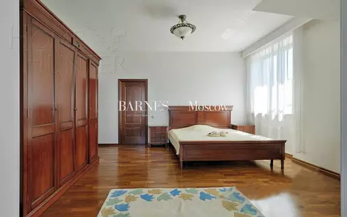 2-этажный коттедж 350 м² с отделкой